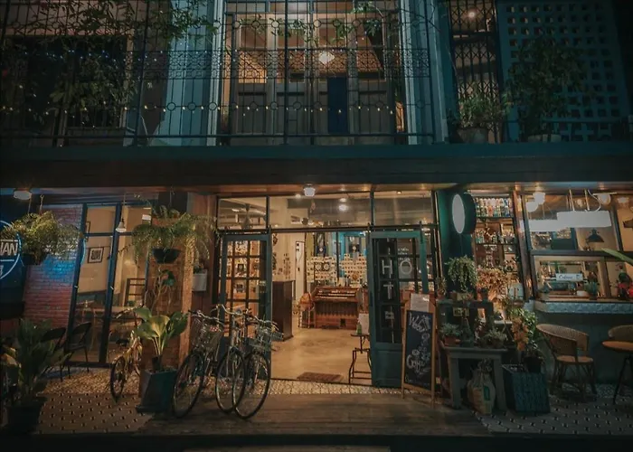 Chernchan Hostel